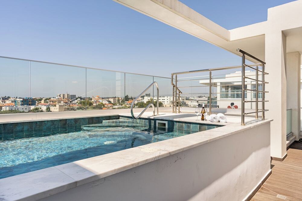 Лимассол: YAMAS Urban Living Pool Penthouse Marvel