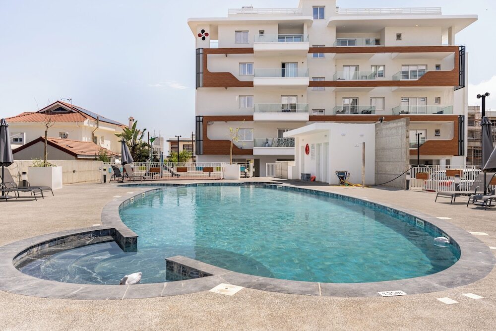Лимассол: YAMAS Urban Living Pool Penthouse Marvel