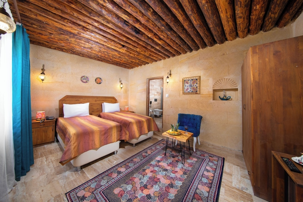 Мустафапаша: world cave house