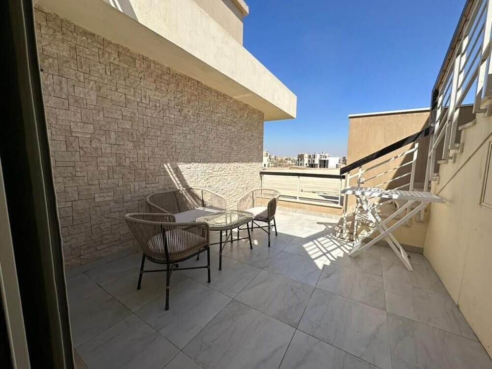 Город 6-го октября: Penthouse with roof-amberville-NEWGIZA