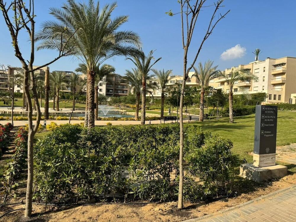 Город 6-го октября: Penthouse with roof-amberville-NEWGIZA