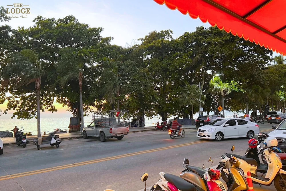 Паттайя: The Lodge Jomtien 9