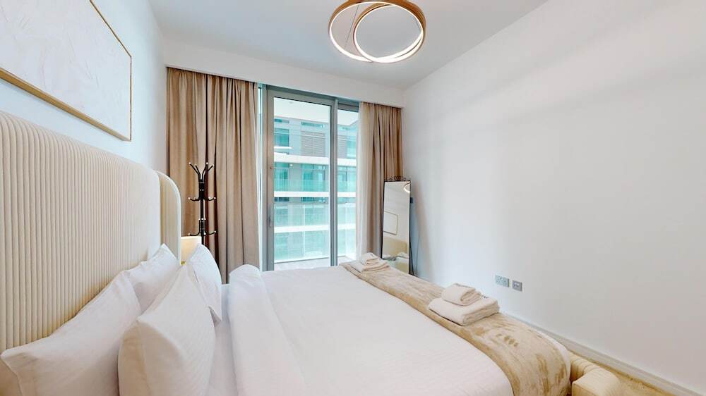 Дубай: Primestay - 1BR Sea View in Beach Isle