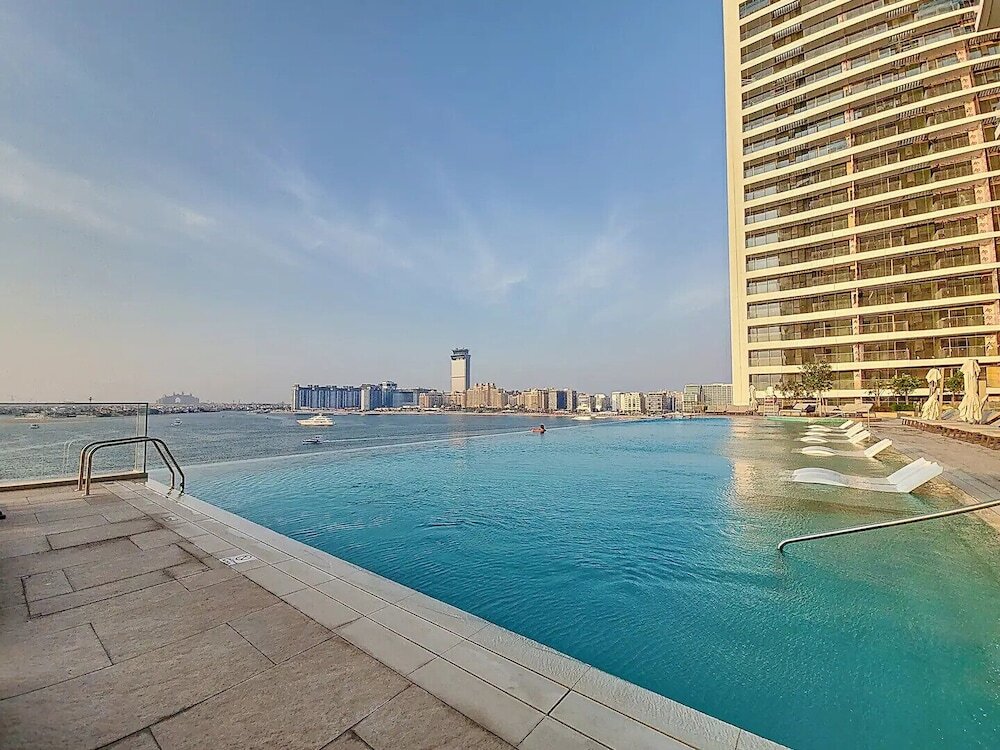 Дубай: Primestay - 1BR Sea View in Beach Isle