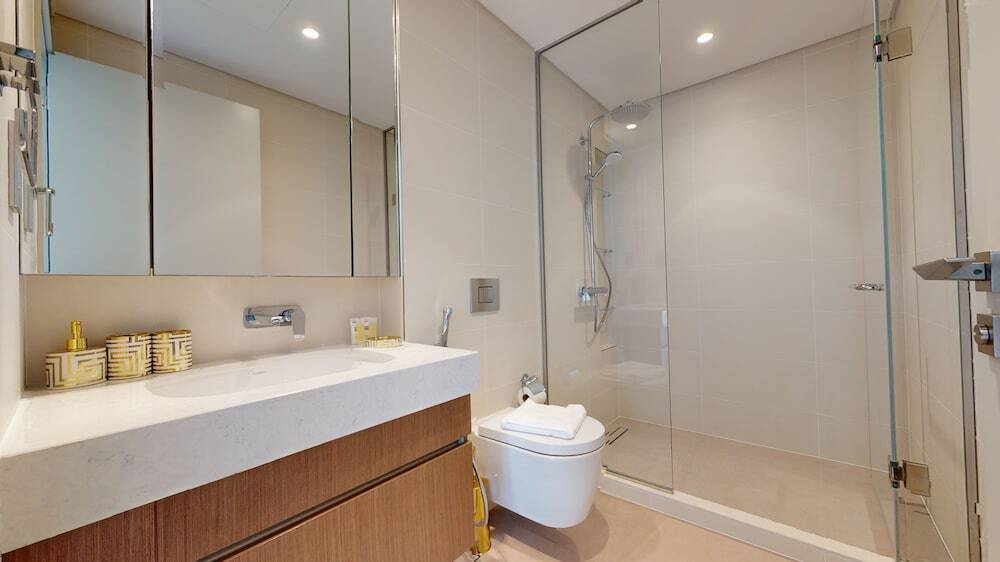 Дубай: Primestay - 1BR Sea View in Beach Isle