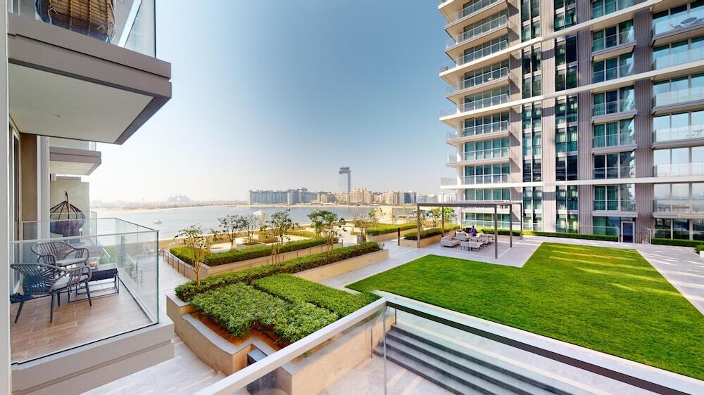 Дубай: Primestay - 1BR Sea View in Beach Isle