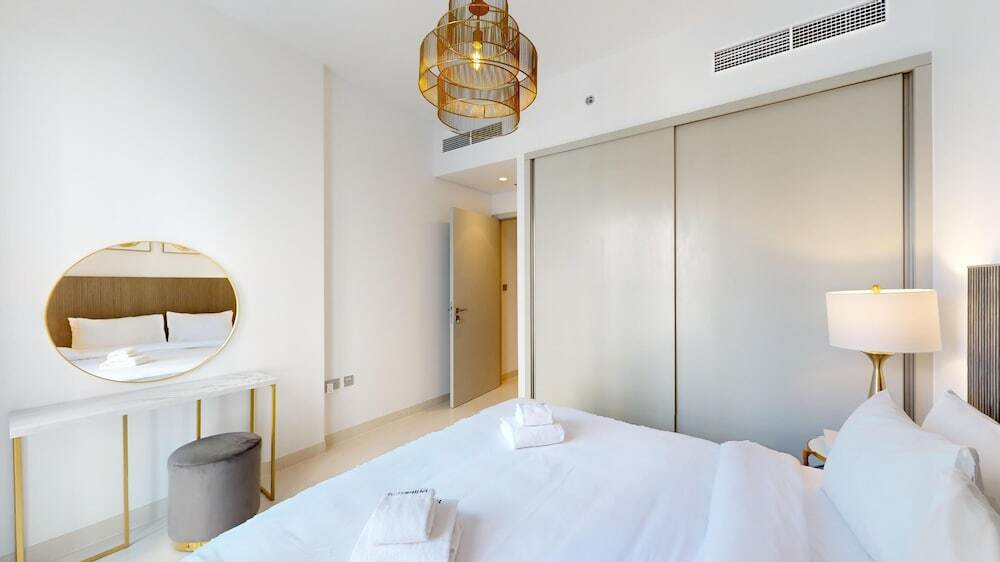 Дубай: Primestay - 1BR Sea View in Beach Isle