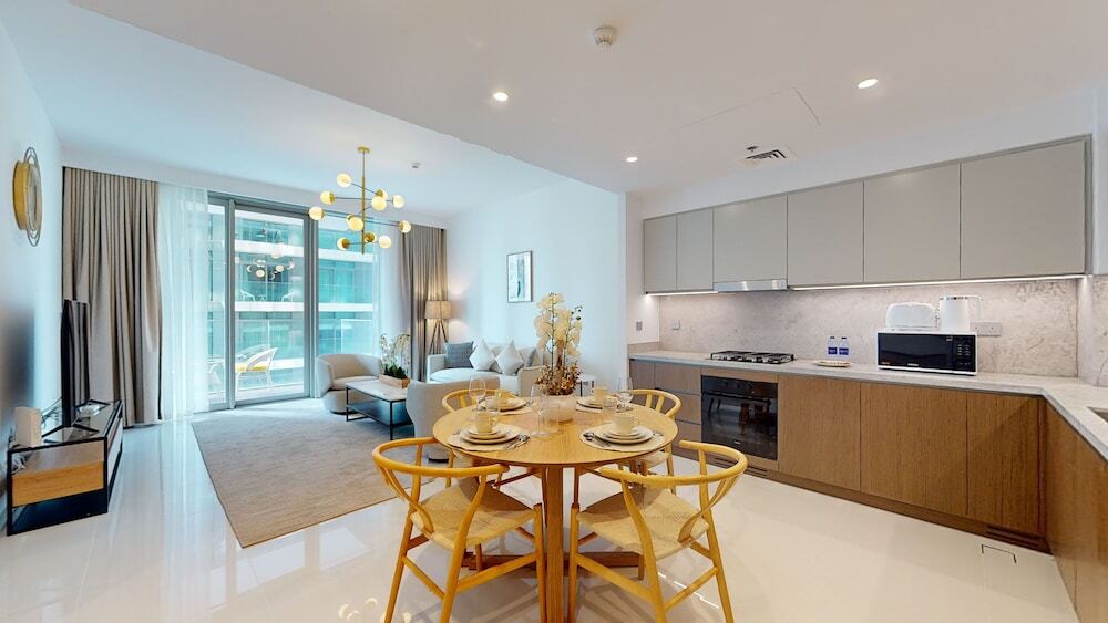 Дубай: Primestay - 1BR Sea View in Beach Isle