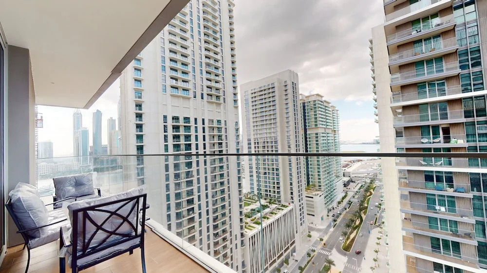 Дубай: Primestay - 1BR Sea View in Beach Isle