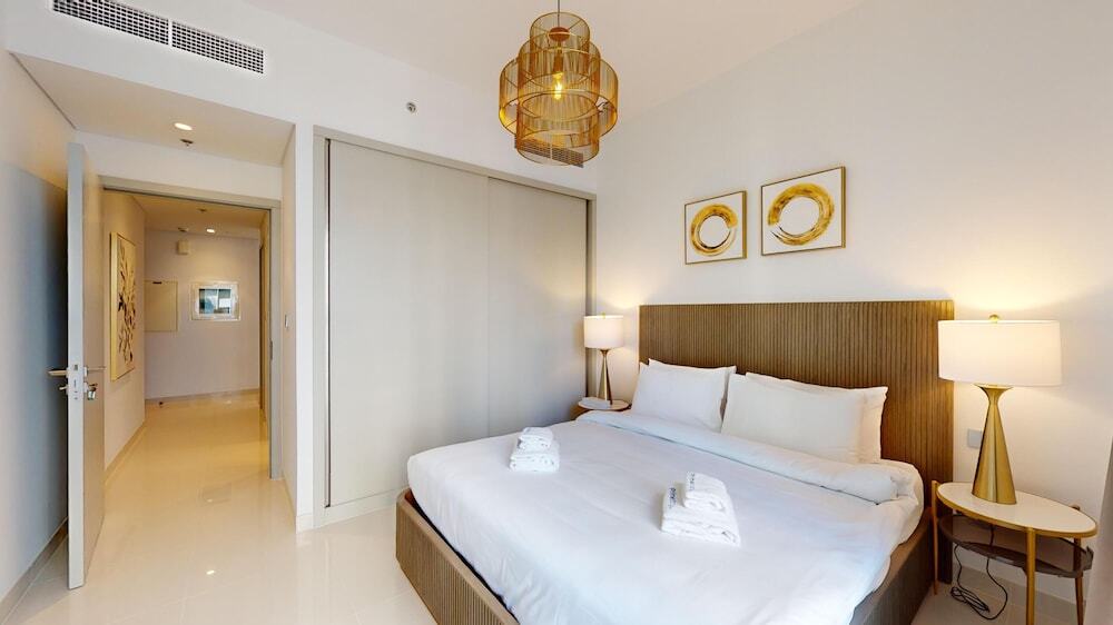 Дубай: Primestay - 1BR Sea View in Beach Isle