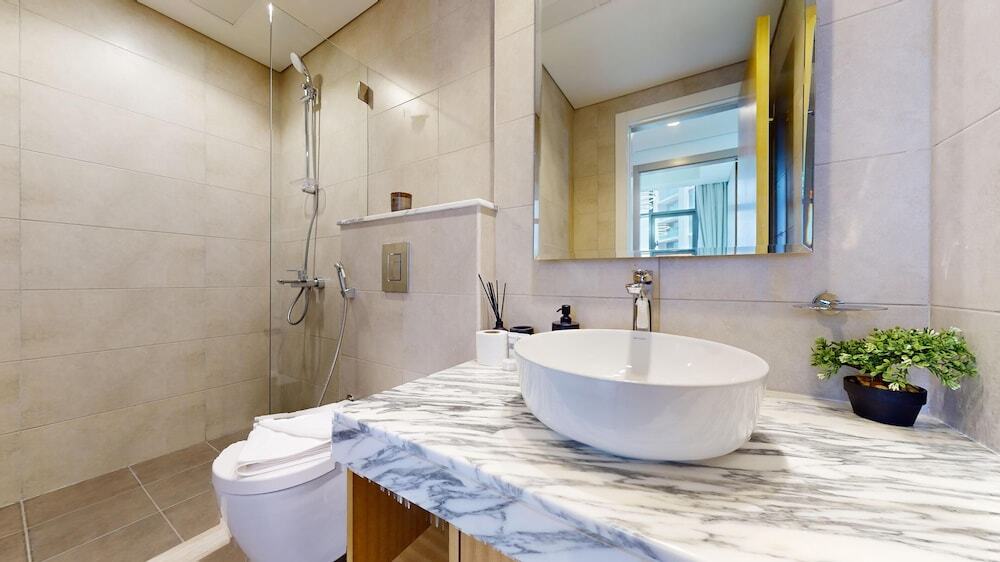 Дубай: Primestay - 2BR in Aykon City - Dubai