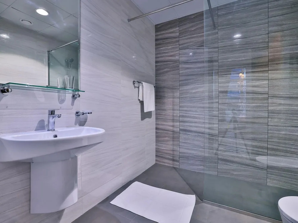 Дубай: Luxe 1BR Fountain Burj Khalifa by Belvilla