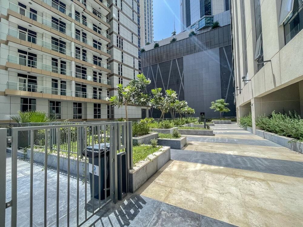 Дубай: Cosy 2BR Burj Khalifa Gym/pool by Belvilla