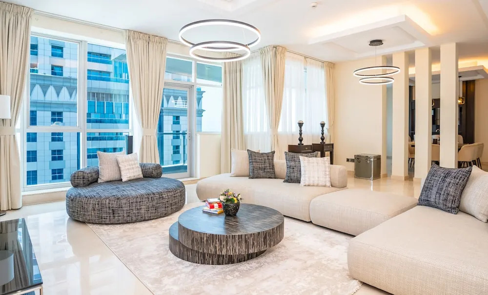 Дубай: Duplex Penthouse | 3BR + Maids | Heart of Marina