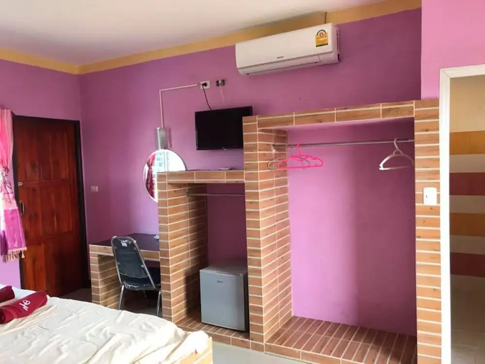 Сирача: Red Heart Resort