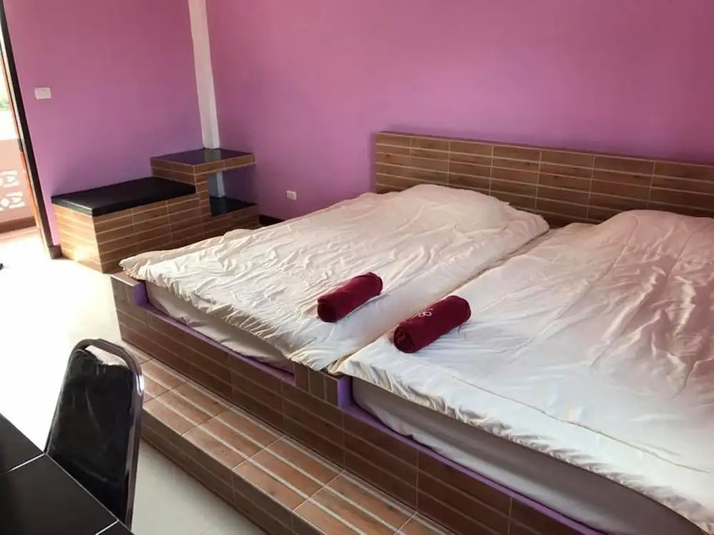 Сирача: Red Heart Resort