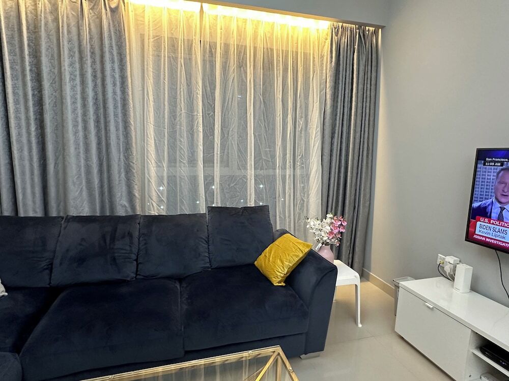 Дубай: Luxurious and Spacious one Bedroom Apartment in the Heart of Dubai