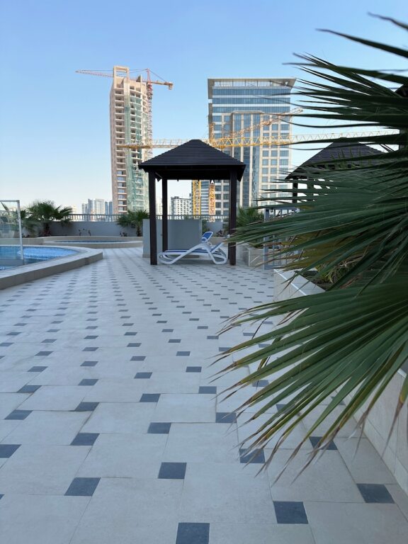 Дубай: Luxurious and Spacious one Bedroom Apartment in the Heart of Dubai