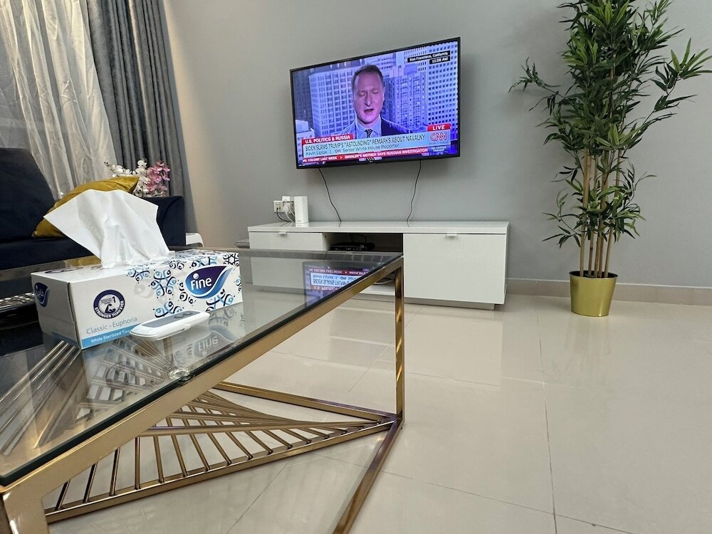 Дубай: Luxurious and Spacious one Bedroom Apartment in the Heart of Dubai