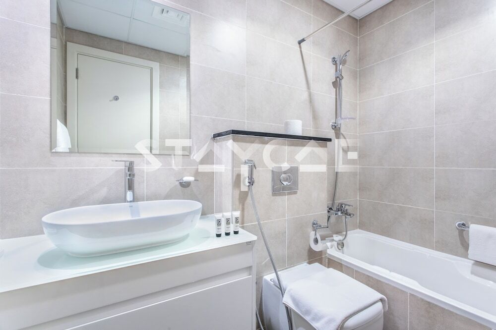 Дубай: Staycae Holiday Homes - Carson Tower