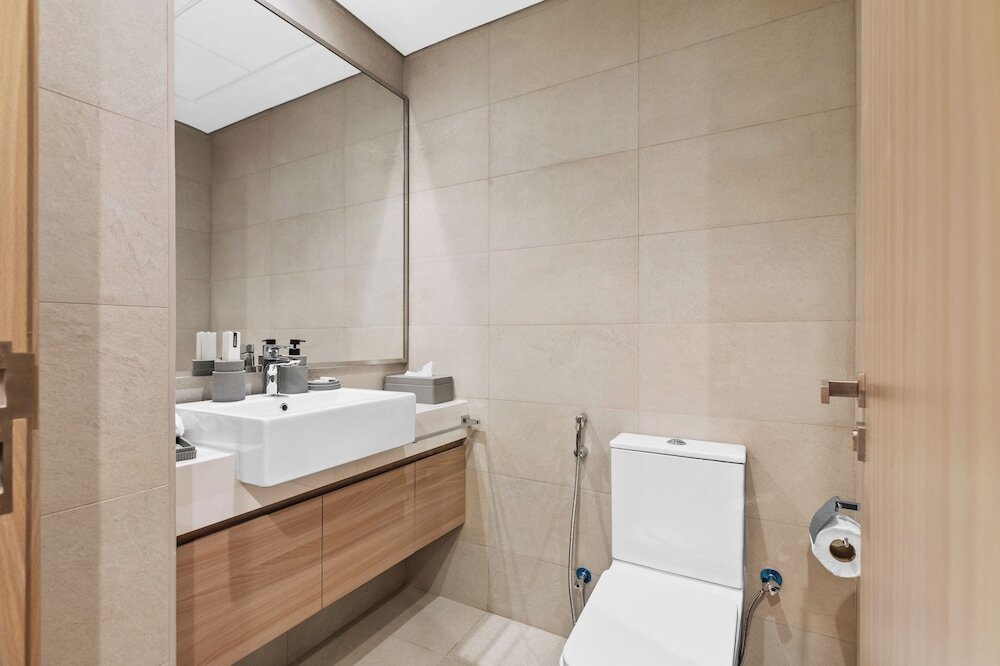 Дубай: Waves - Azizi Riviera Building 25 Cozy Studio With Balcony