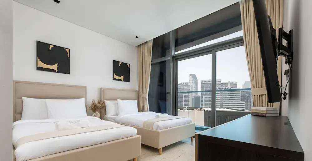Дубай: Luxurious 2BR w/ Waterfront and Burj Khalifa View