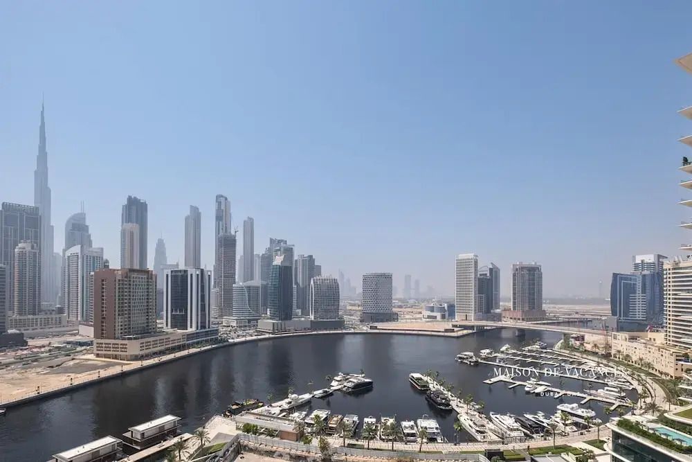 Дубай: Luxurious 2BR w/ Waterfront and Burj Khalifa View