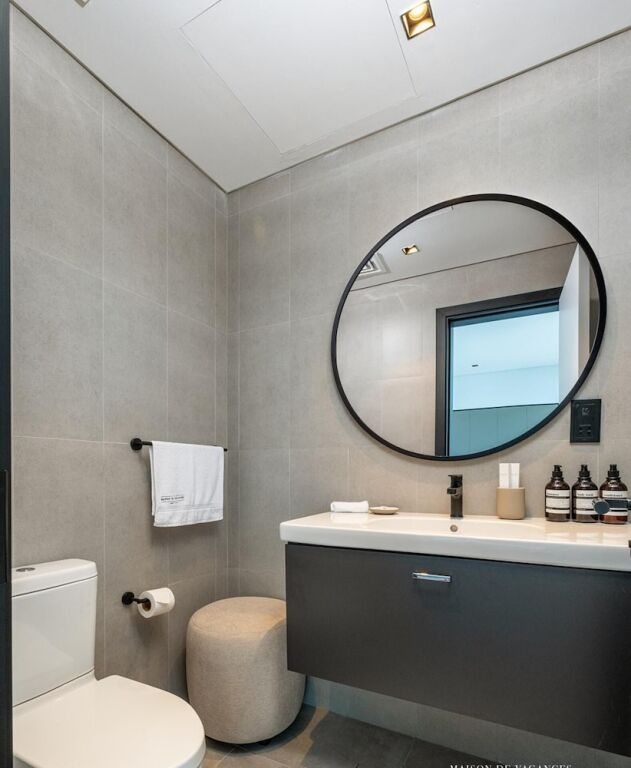 Дубай: Luxurious 2BR w/ Waterfront and Burj Khalifa View