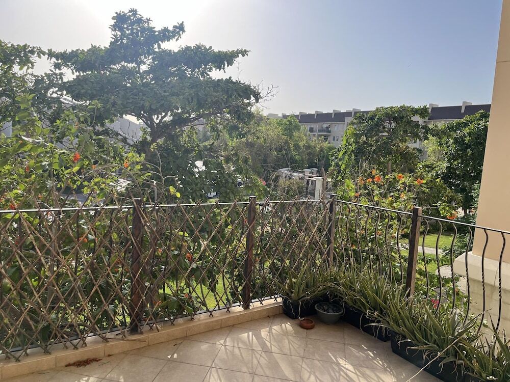 Дубай: Dubai Green Oasis Retreat