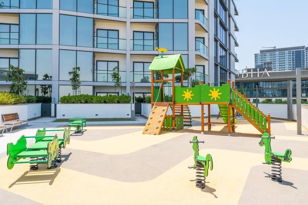 Дубай: Al Meydan - Sobha Waves 1BR Plus Maids