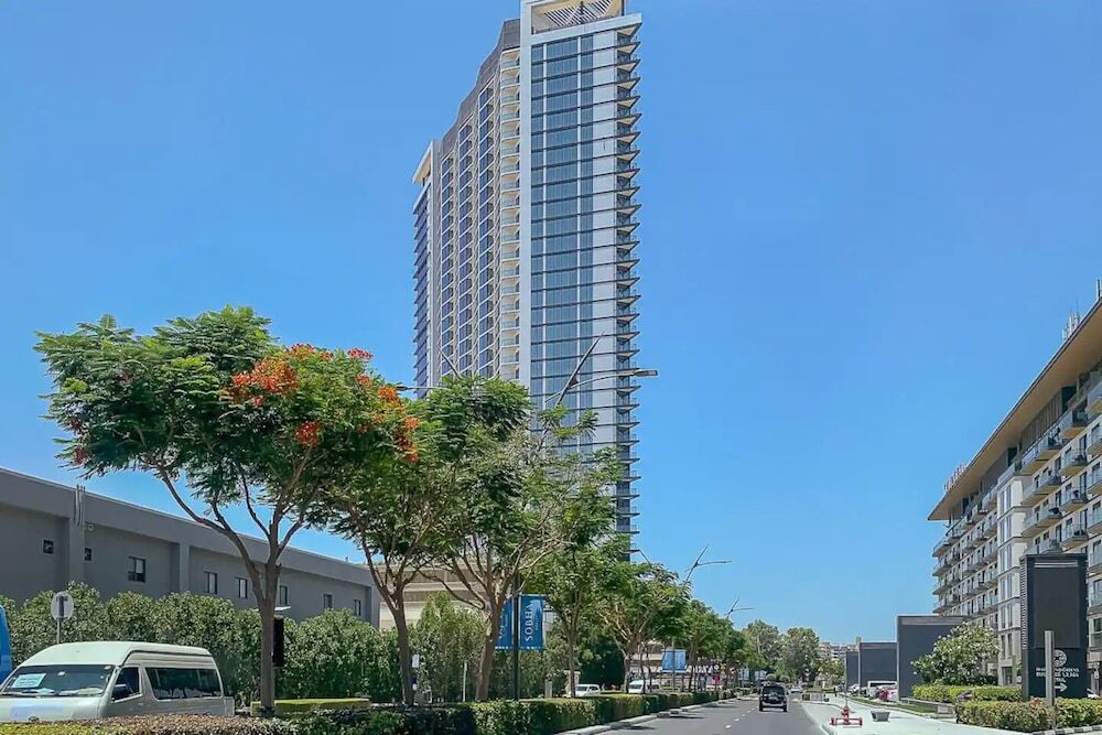 Дубай: Al Meydan - Sobha Waves 1BR Plus Maids