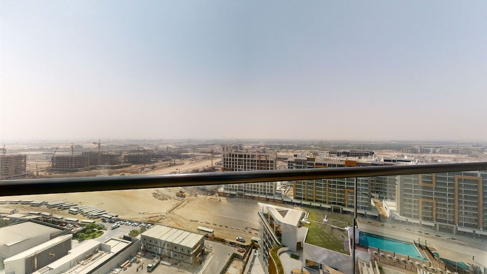 Дубай: Al Meydan - Sobha Waves 1BR Plus Maids