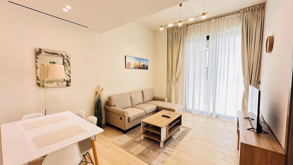 Дубай: OYO 1289 Home Premium 1Bed Apartment At