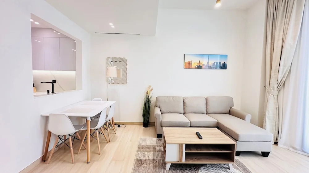 Дубай: OYO 1290 Home Fully Furnished 1bed Apa