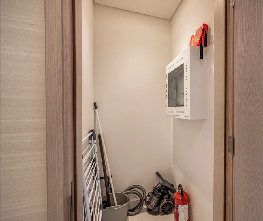 Дубай: Luxurious St Regis 1 Bed Palm View