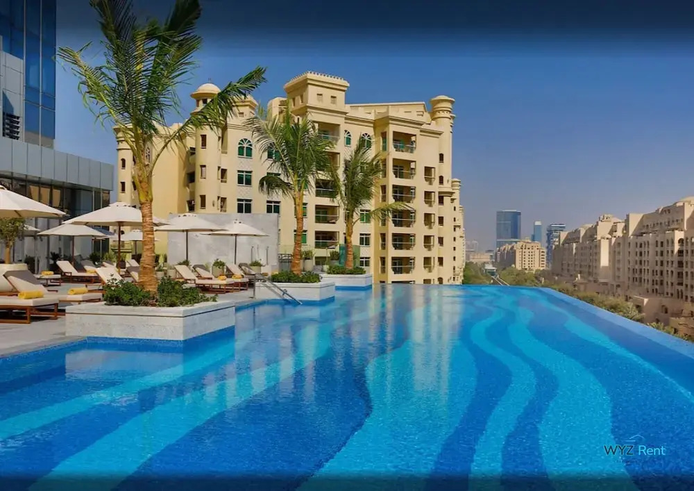 Дубай: Luxurious St Regis 1 Bed Palm View