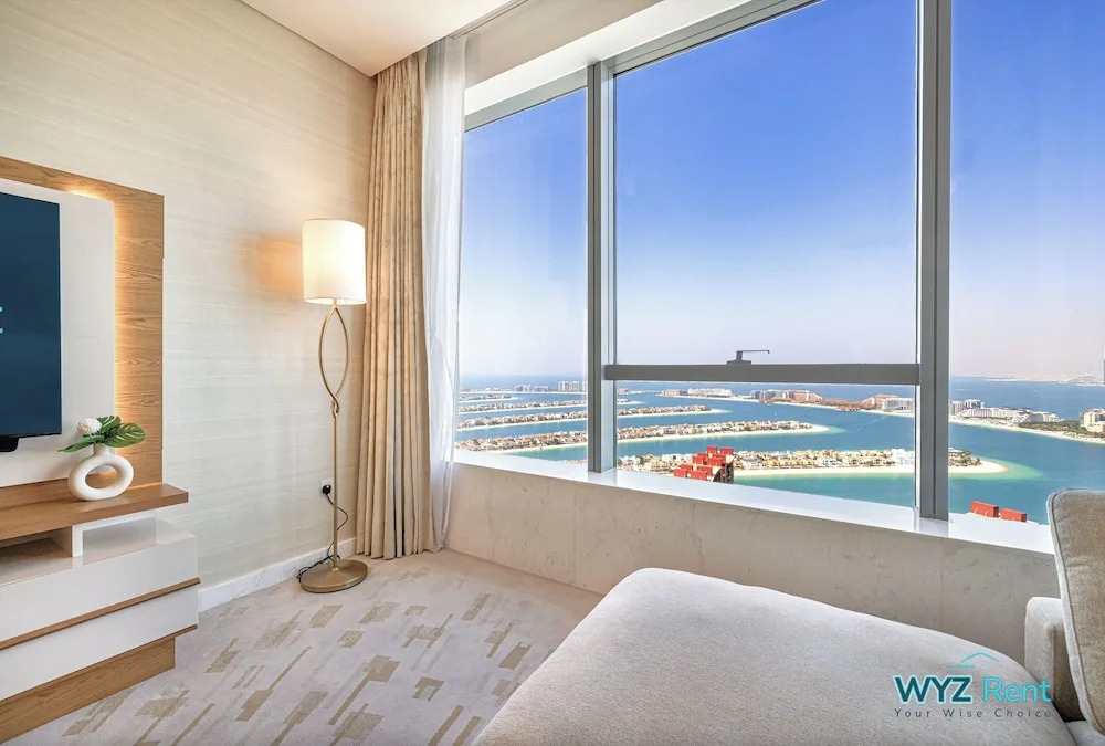 Дубай: Luxurious St Regis 1 Bed Palm View