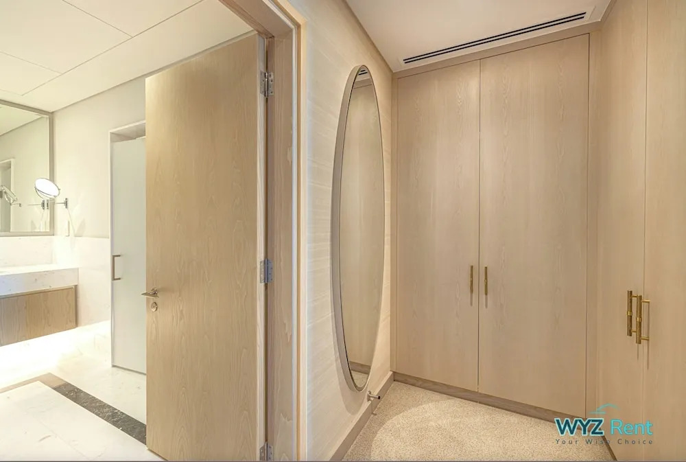 Дубай: Luxurious St Regis 1 Bed Palm View