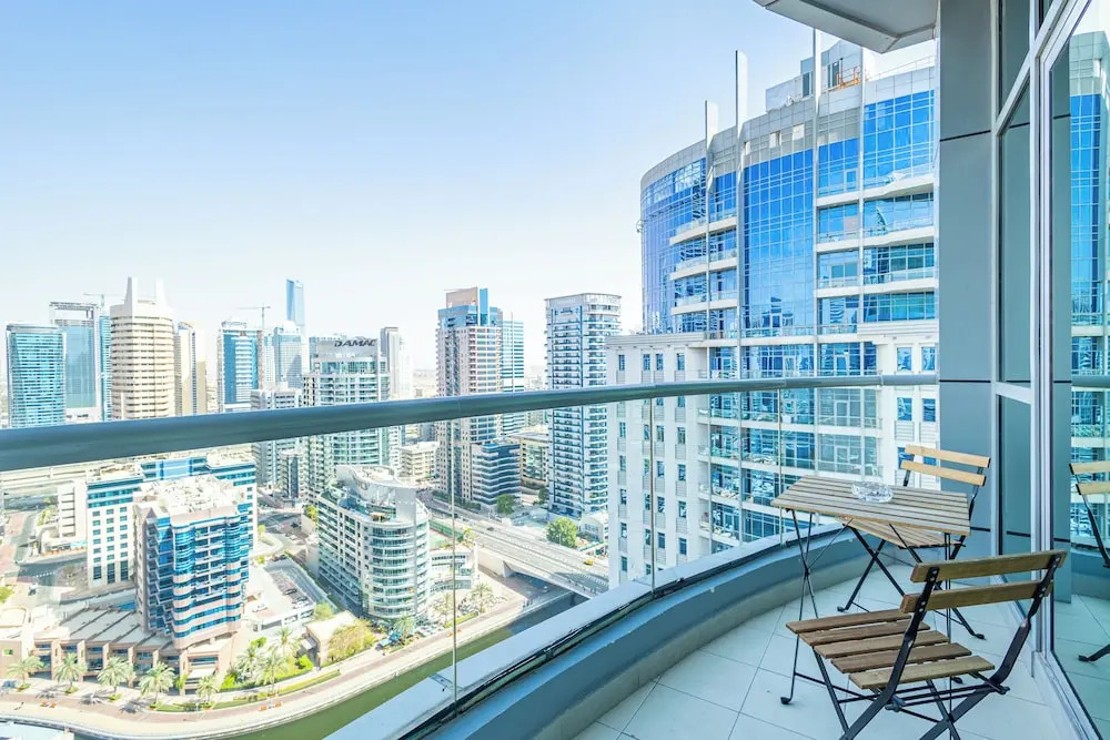 Дубай: SuperHost - Exclusive 25th Floor Retreat with Marina Views