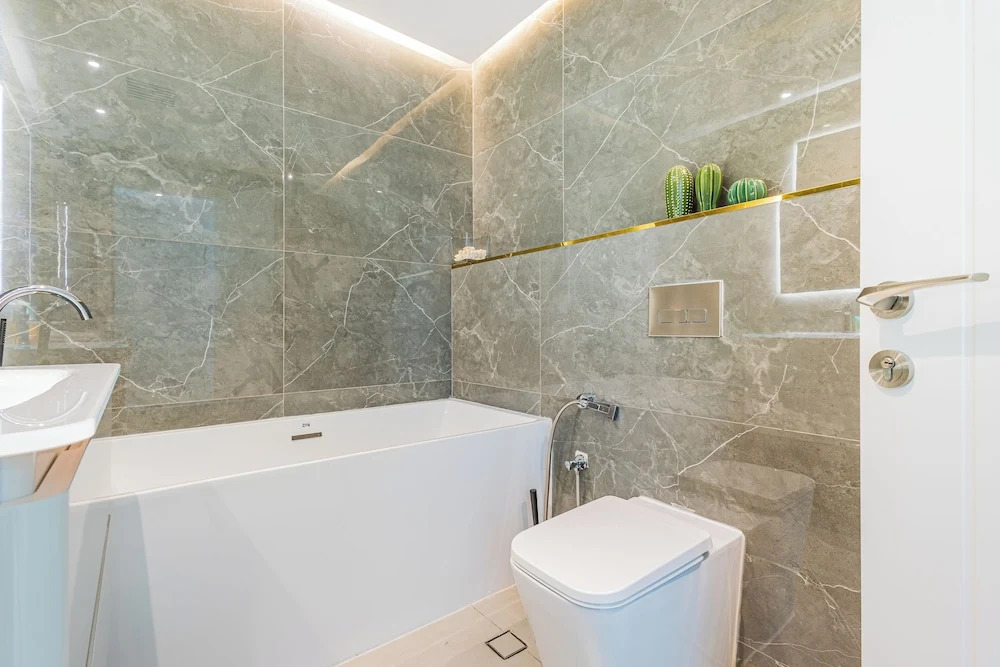 Дубай: SuperHost - Exclusive 25th Floor Retreat with Marina Views