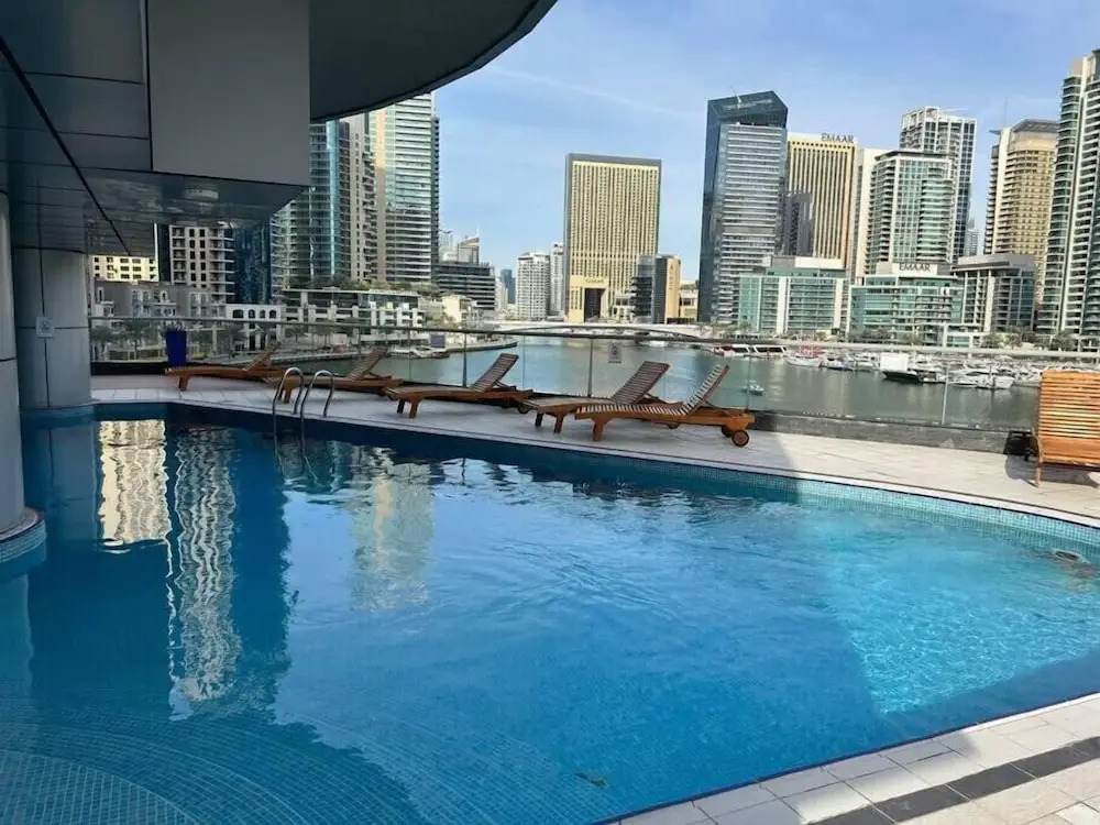 Дубай: SuperHost - Exclusive 25th Floor Retreat with Marina Views