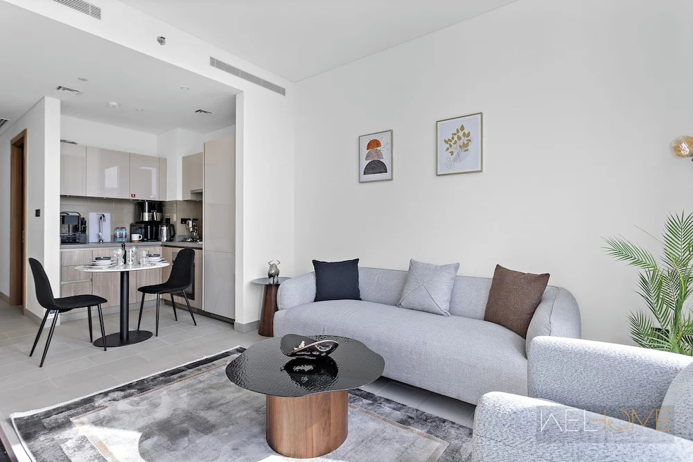 Дубай: WelHome - Charming Apt With City Lights in Sobha Waves