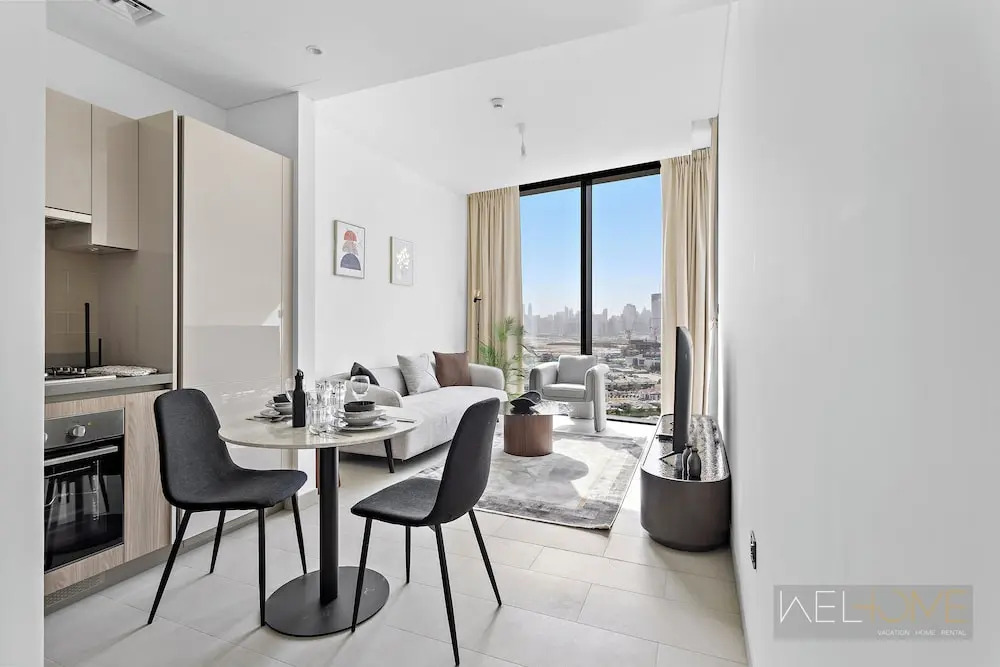 Дубай: WelHome - Charming Apt With City Lights in Sobha Waves