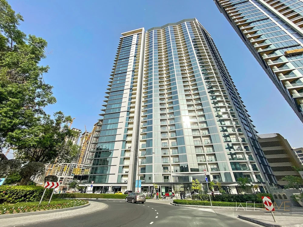 Дубай: WelHome - Charming Apt With City Lights in Sobha Waves