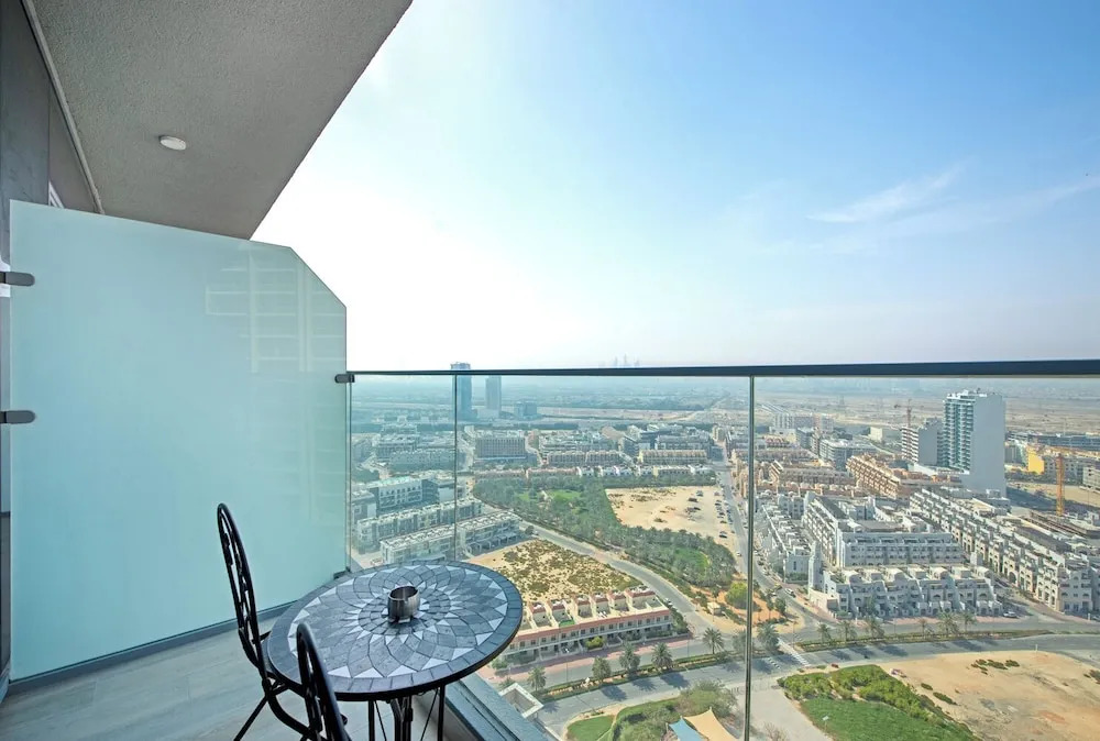 Дубай: Beautiful Views From 30th Floor 2BD JVC