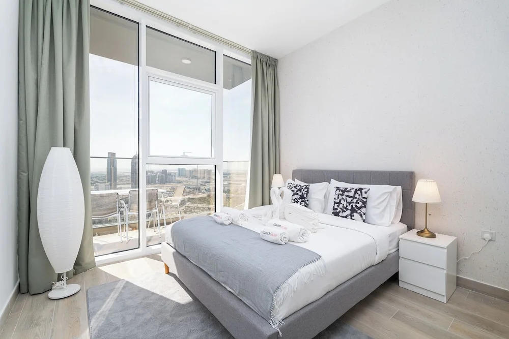 Дубай: Beautiful Views From 30th Floor 2BD JVC