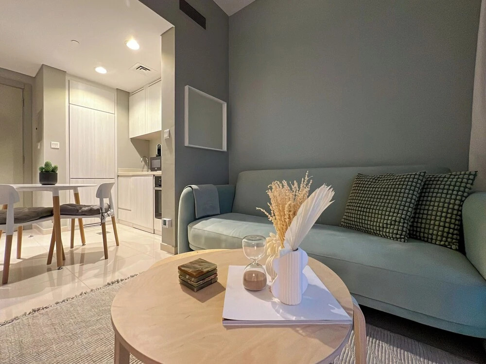 Дубай: 1BDR apartment With Pool View