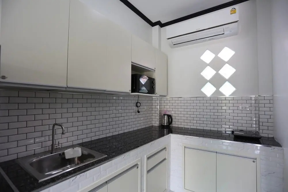 Районг: MB House Resort