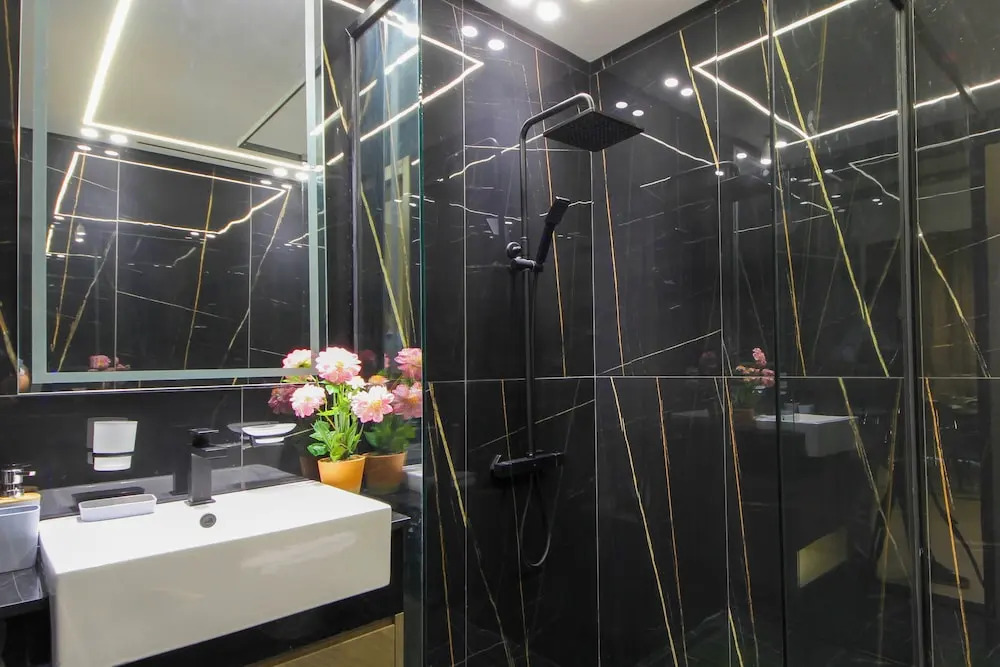 Дубай: Brand new 1BHK with pool and gym