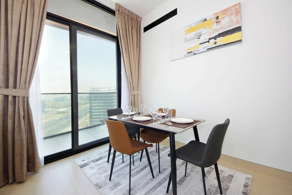 Дубай: Brand new 1BHK with pool and gym